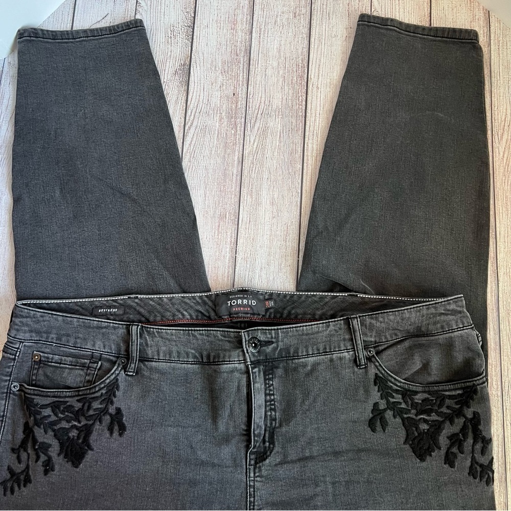 TORRID Boyfriend Black Jeans 24R